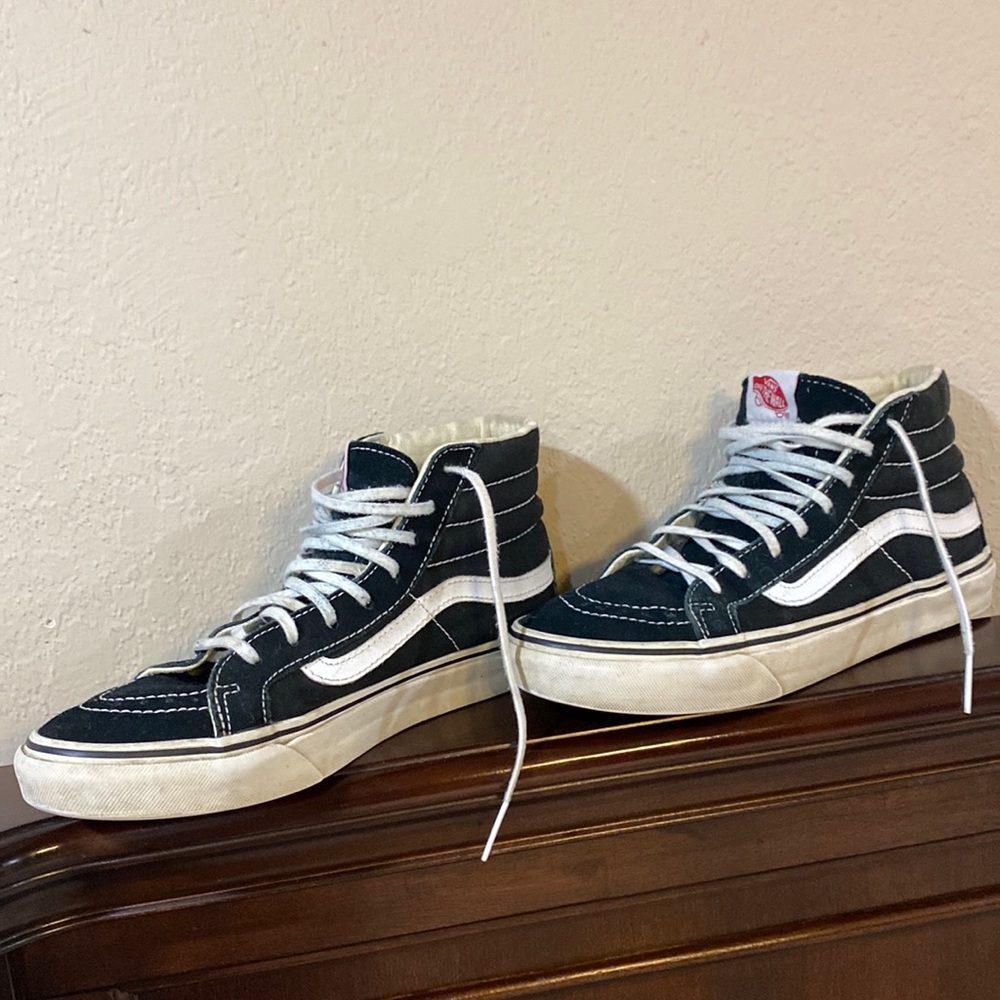 Skateboard shoes for women or men